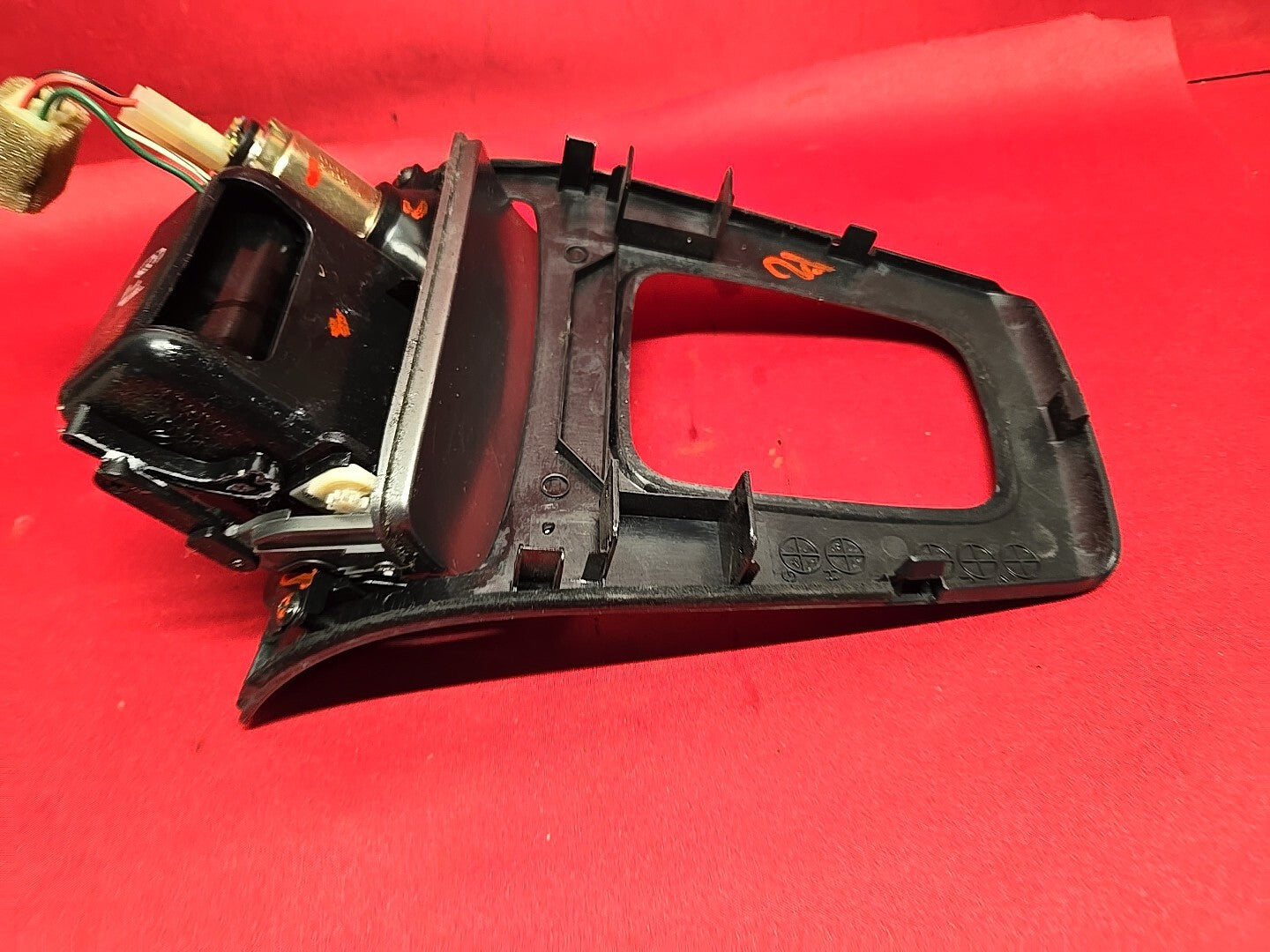 2005 2006 Saab 9-2x Shifter Bezel Coin Ash Tray 12v Cubby Trim Bezel 32007967