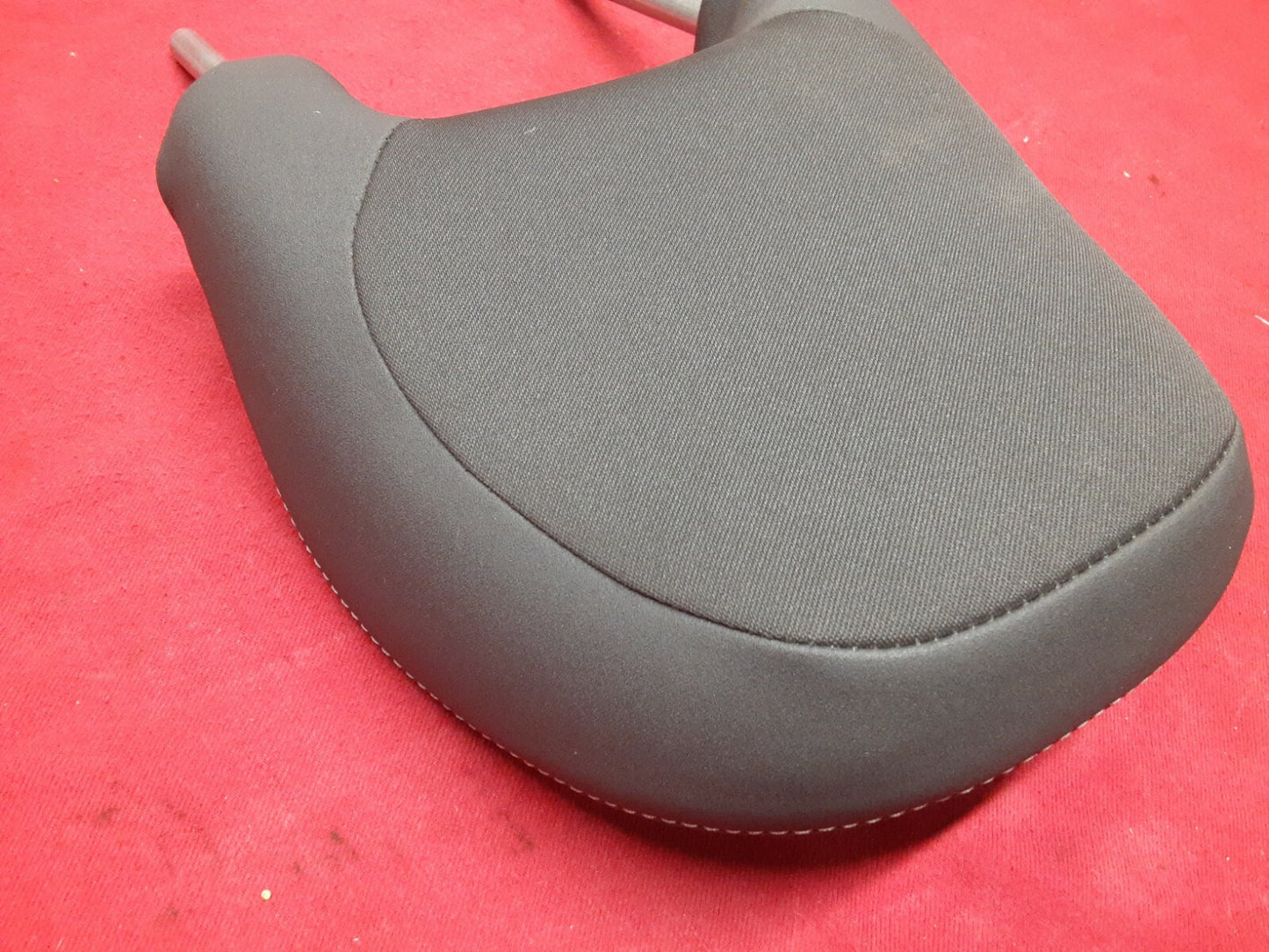 2006 2007 2008 Volvo S40 FRONT RIGHT PASSENGER Headrest Cloth Black Gray Stitch
