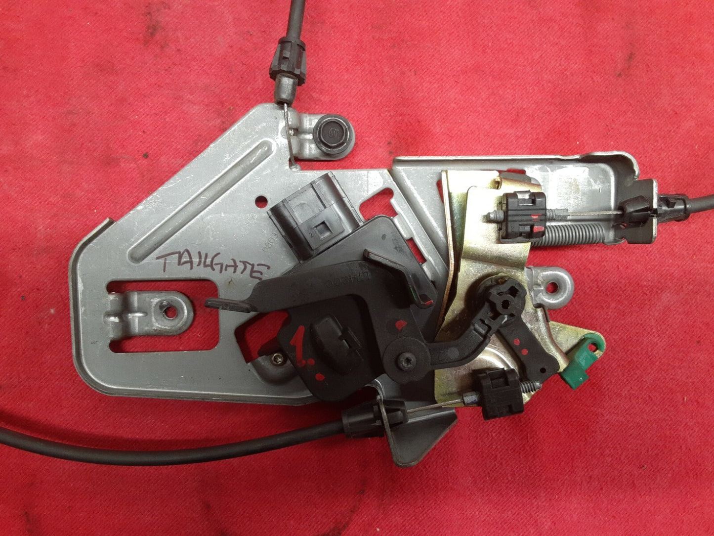 2001 2002 2003 2004 Jeep Grand Cherokee Overland Liftgate Tailgate Lock Actuator