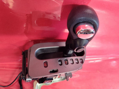 2005-2007 Honda Odyssey 3.5L Transmission Gear Shifter Lever Selector w/ Bezel