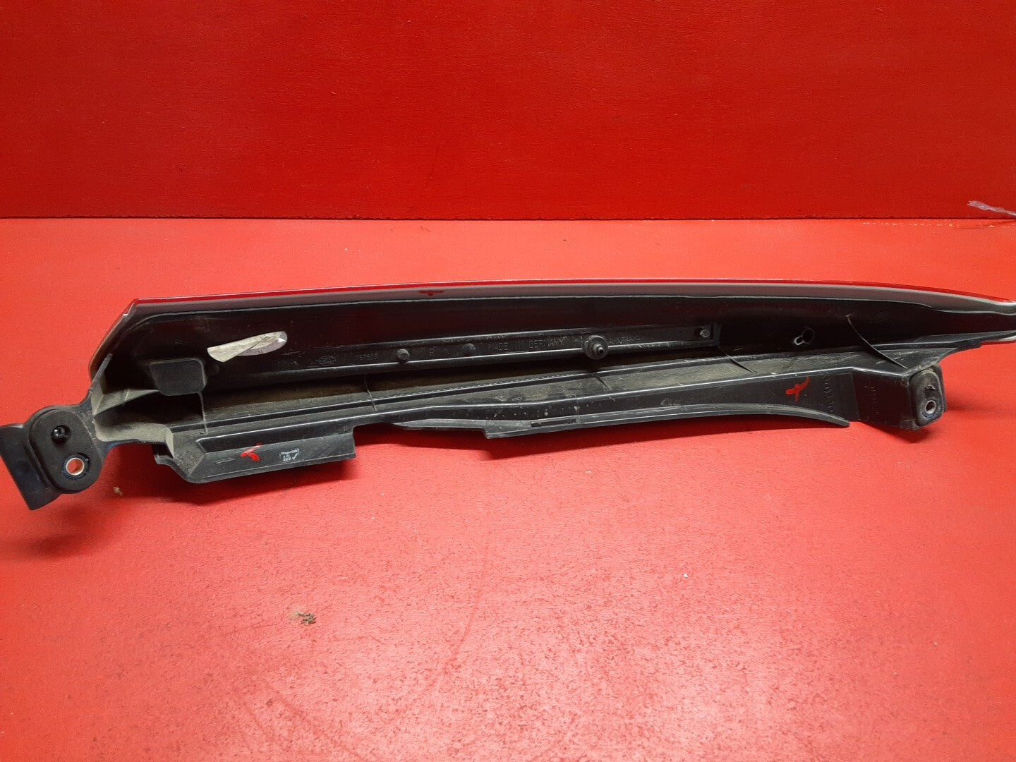 2003-2006 Volvo XC90 Right Upper Tail Light Lamp Assembly 30678221