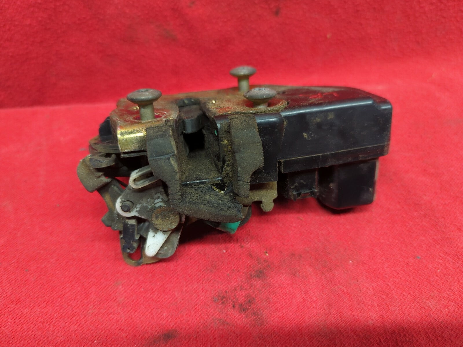2002 2003 2004 2005 2006 2007 Jeep Liberty LEFT DRIVER REAR Latch Lock Actuator 