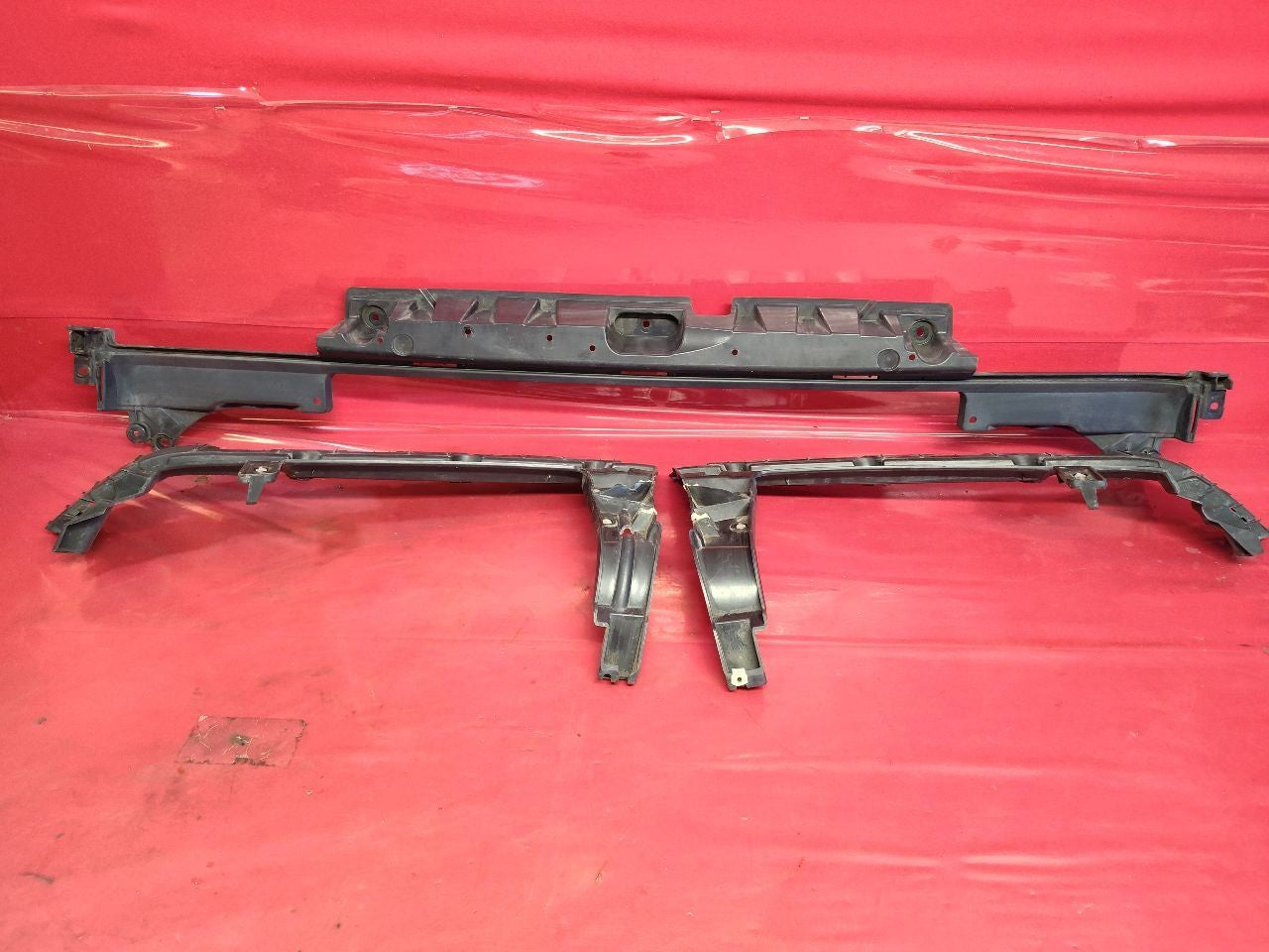 2013-2018 Land Rover Range Rover REAR Bumper Lower Support Bracket SET