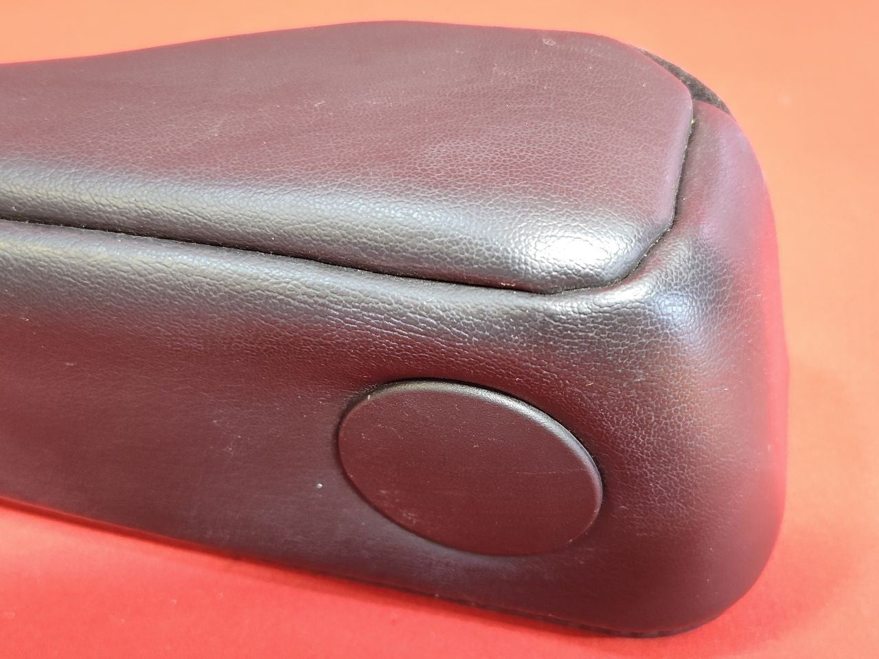 2007-2012 GMC Buick Chevy Saturn REAR 2nd Row RIGHT PASSENGER Arm Rest Leather