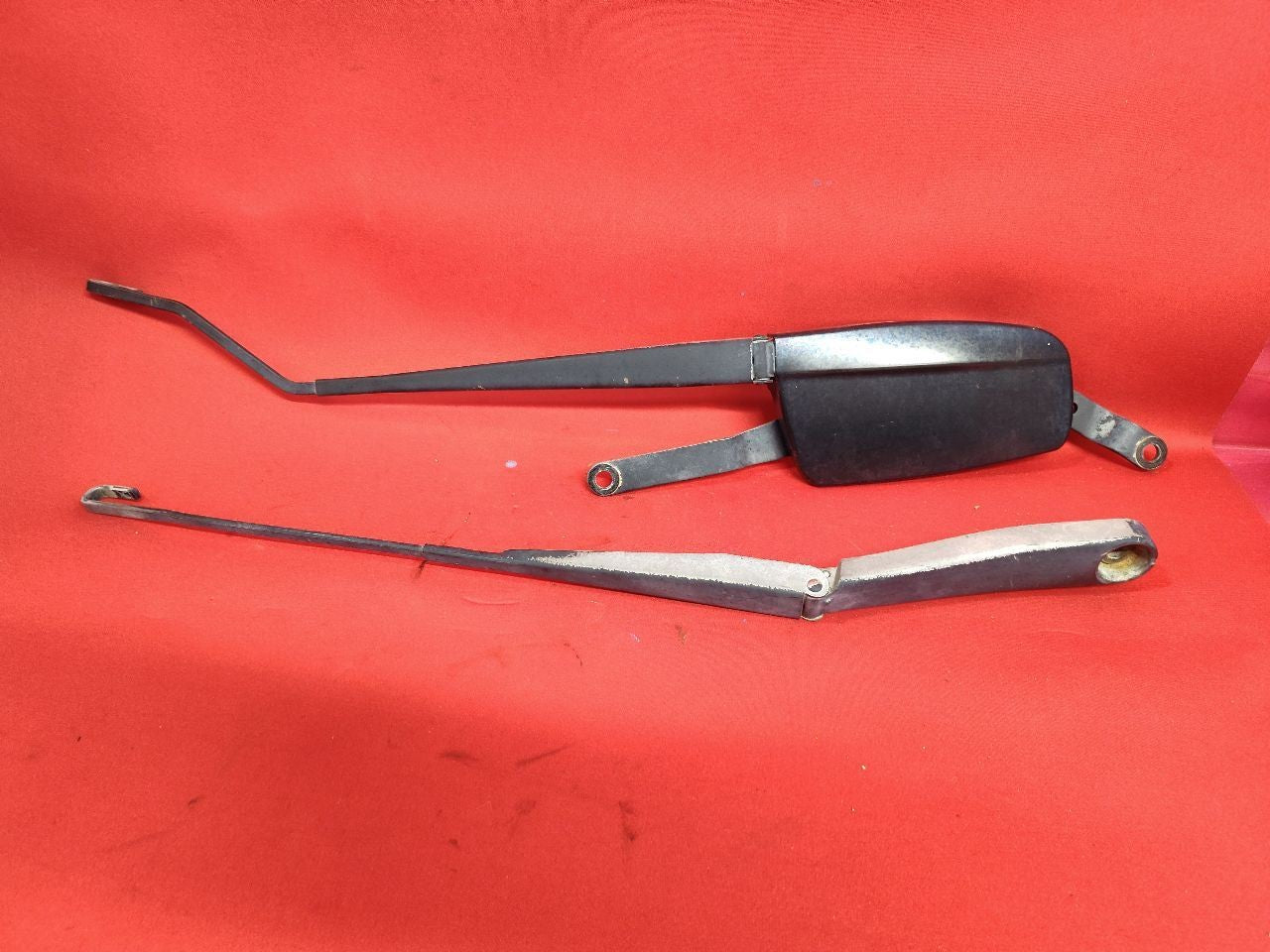 2004-2009 Dodge Durango 07-09 Chrysler Front Windshield Wiper Arm w/ Cover SET