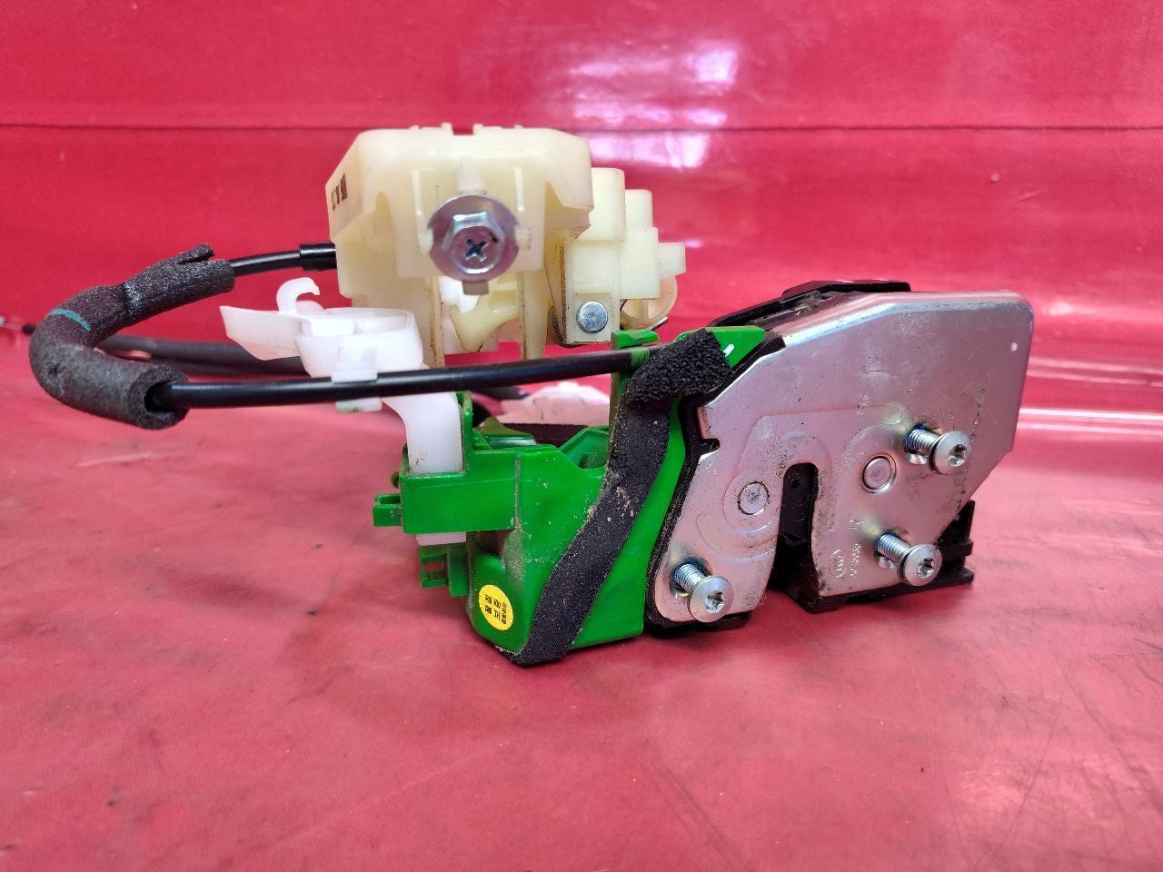 2016-2020 Kia Sorento FRONT RIGHT PASSENGER Door Latch Lock Actuator - 81k