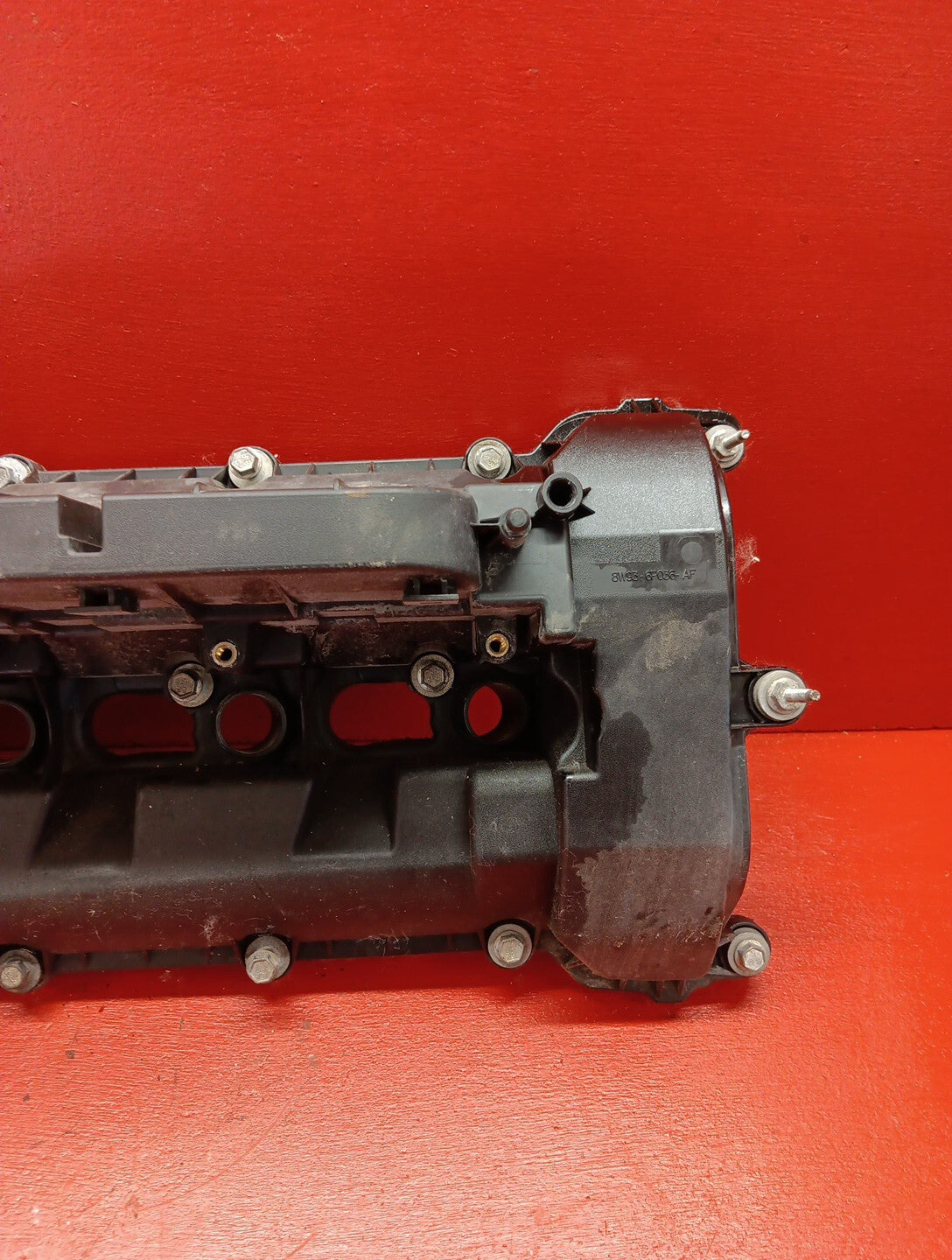 2010-2024 Land Rover 5.0L Front Right Engine Cam Cover W/ Sensors LR011216