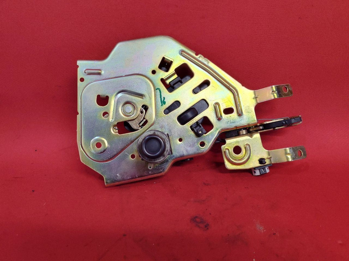 2000-2006 Suburban Tahoe Yukon 02-06 Escalade Liftgate Hatch Window Latch