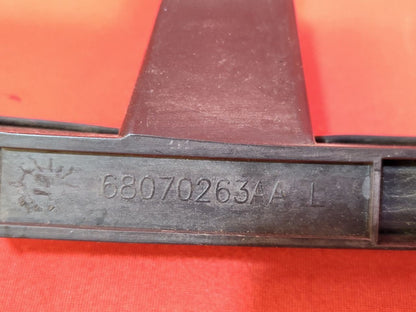 2012-2019 Fiat 500 Front LEFT DRIVER Door Glass Window Channel Guide Bracket SET