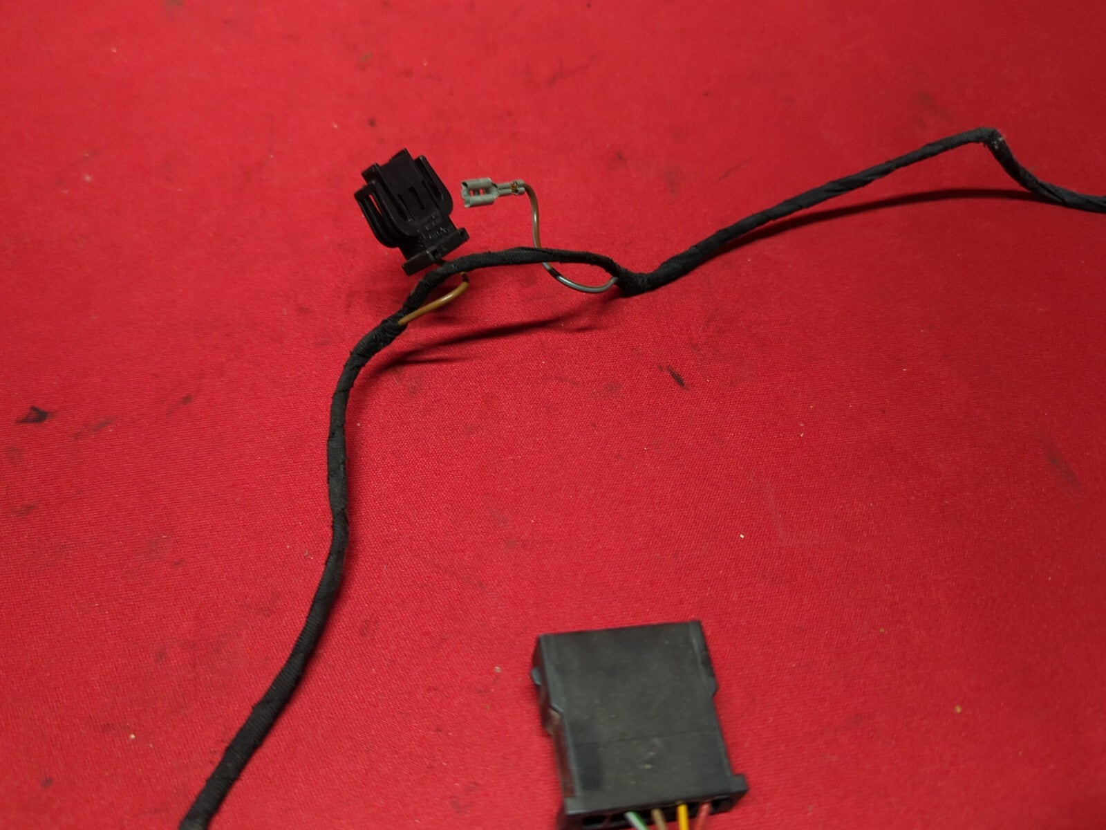 2001 - 2005 Audi A6 Allroad Quattro Glovebox Light Wiring Harness 4B1-971-679-D