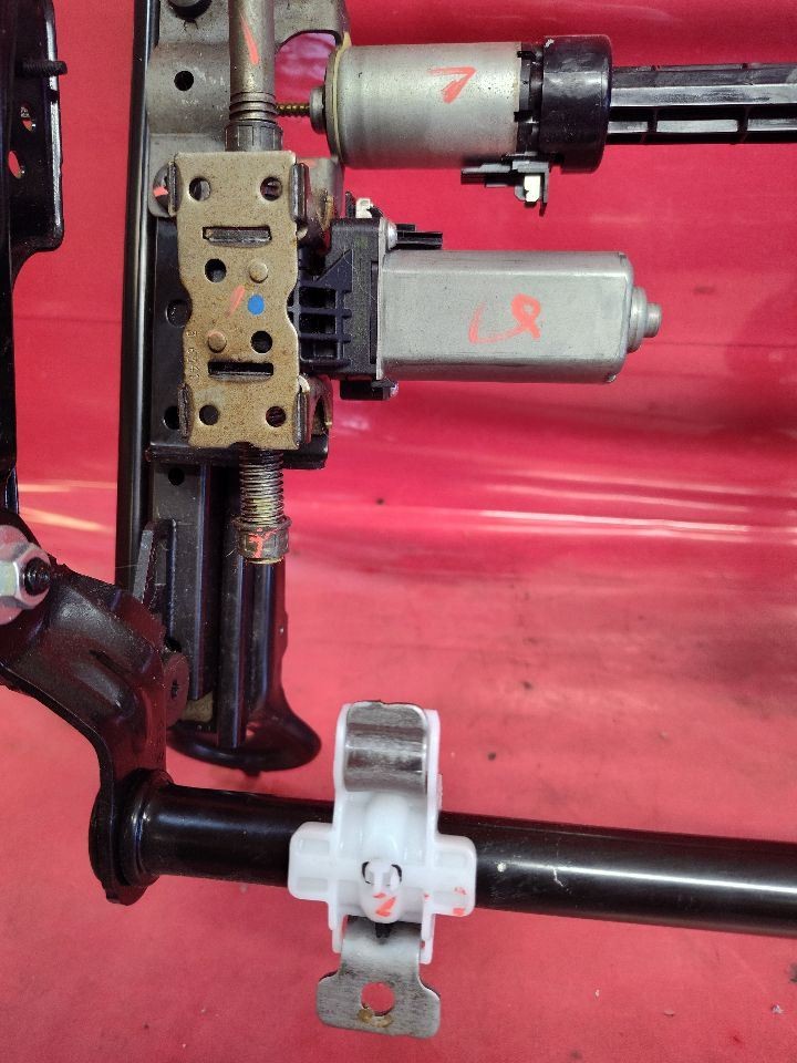 2014-2020 Durango 14-22 Grand Cherokee FRONT RIGHT PASSENGER Power Seat Track