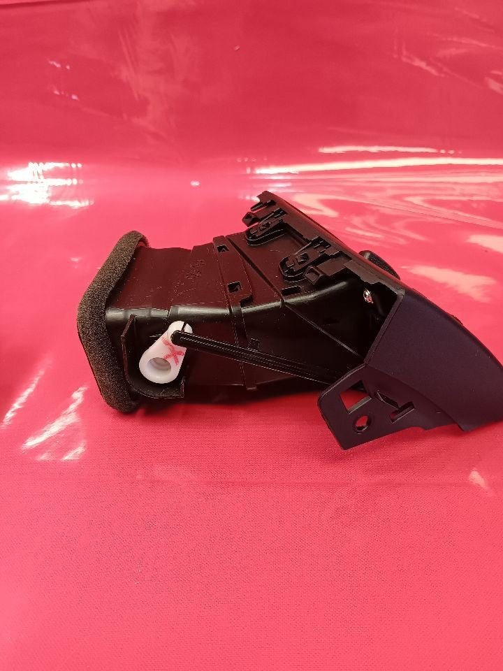 2013-2016 Hyundai Genesis Coupe LEFT DRIVER Outer Dash Panel Air Vent