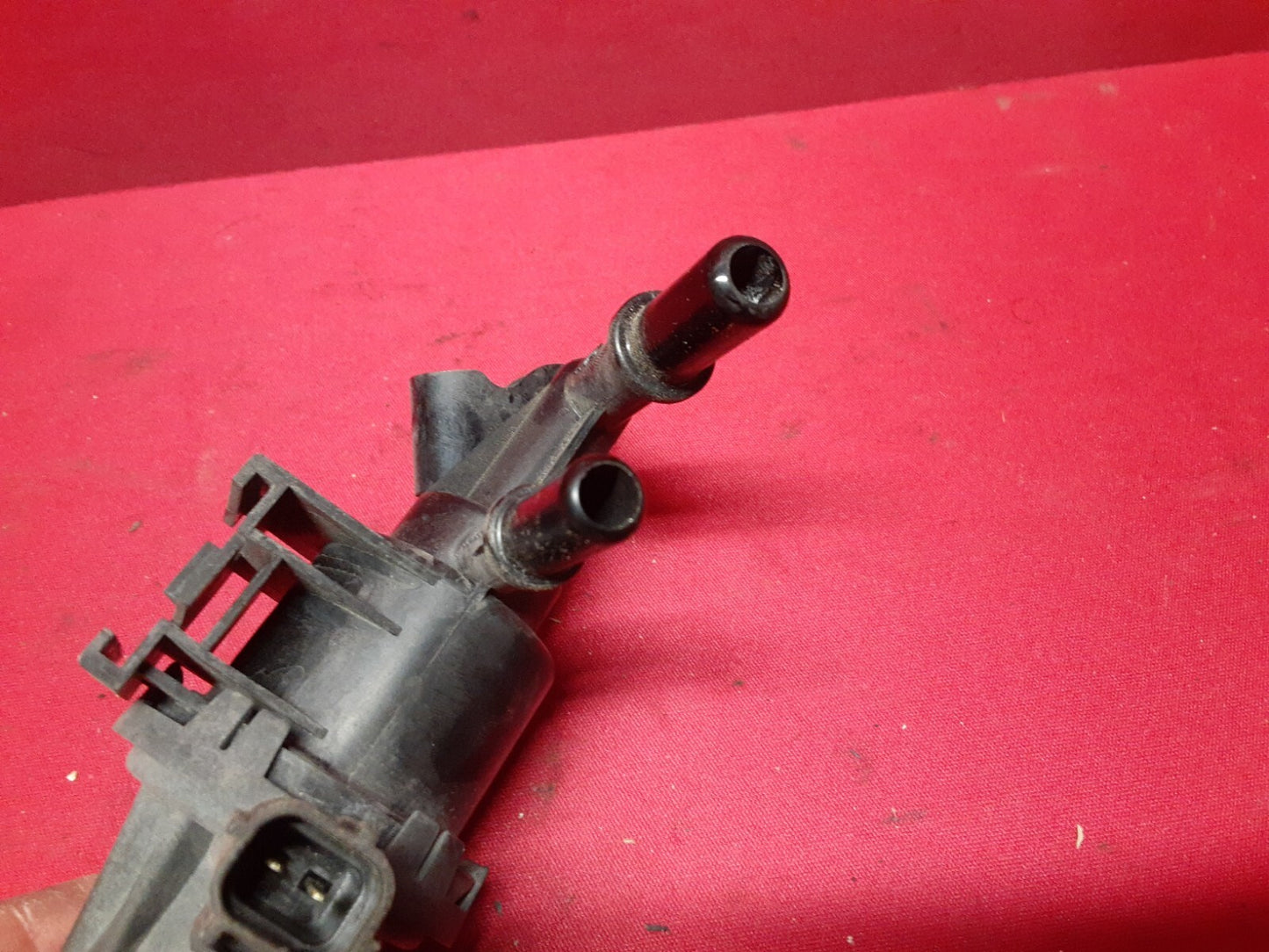 2004 - 2013 Ford 2.0 / 2.3 L4 Vapor Canister Purge Valve Solenoid 7S4Z-9C915-A