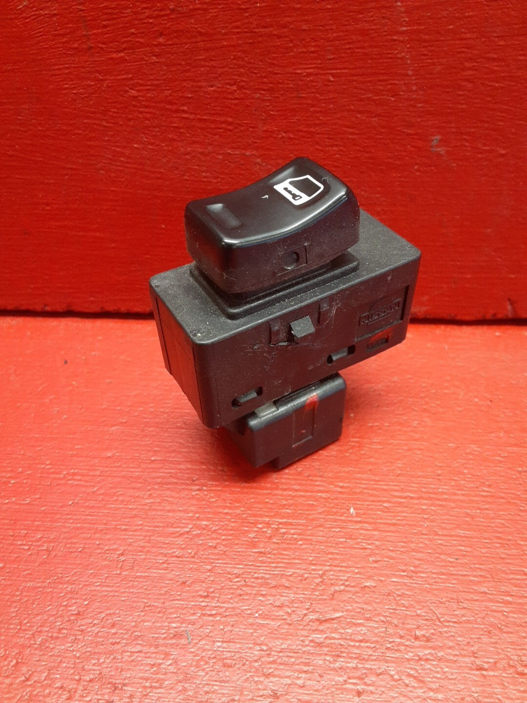 2000 - 2006 Nissan Sentra RIGHT FRONT PASSENGER SIDE Door Lock Switch