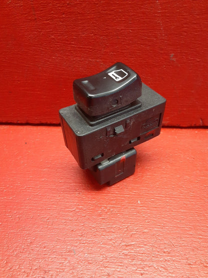 2000 - 2006 Nissan Sentra RIGHT FRONT PASSENGER SIDE Door Lock Switch