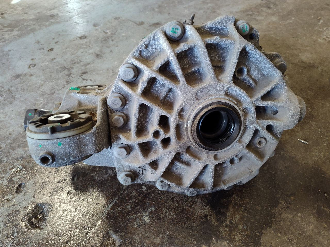 2013-2016 Range Rover SUPERCHARGED Rear Axle Carrier Differential - 159k