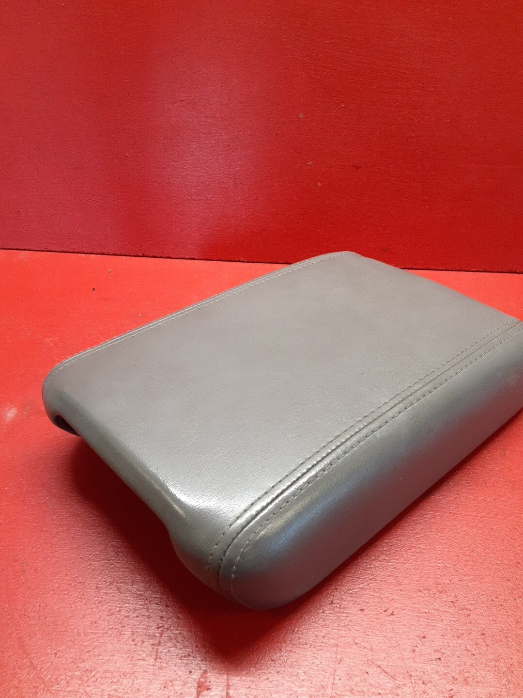 2007-2012 GM Multi Vehicle Center Console Arm Rest Lid 22844185