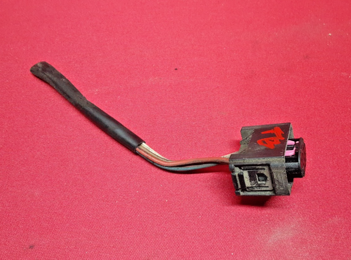 2003 2004 2005 Land Range Rover HSE 4.4L V8 Throttle Body MHI000010  - PIGTAIL