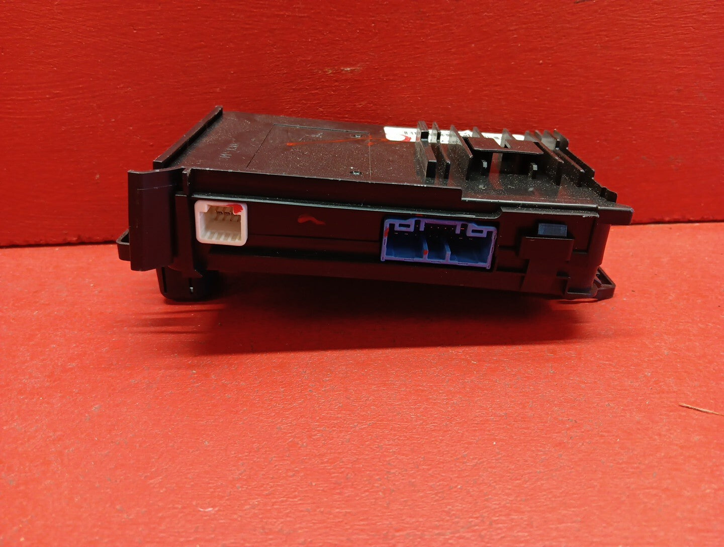 2014 - 2016 Mazda 3 Rear Body BCM Relay Controller Module KD45-67-5Y0G