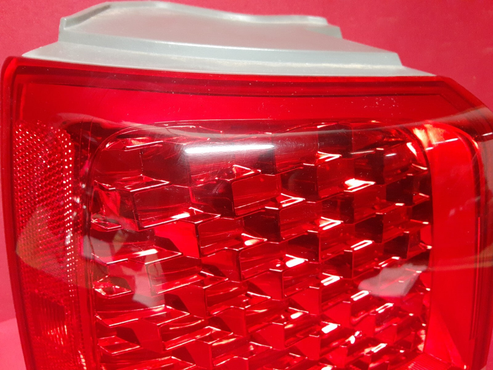 2011 - 2013 Kia Sorento LEFT Tail Light Lamp on Body HALOGEN 92401-1U000