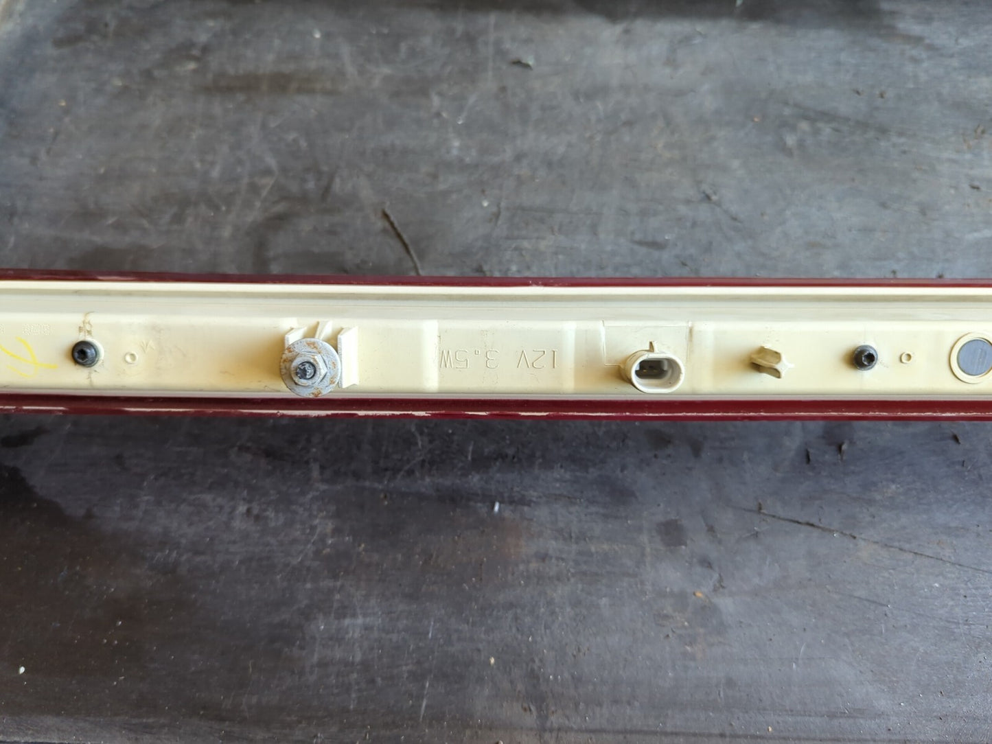 2007 - 2014 Escalade - Third 3rd High Mount Brake Light - READ NOTES - 25779085