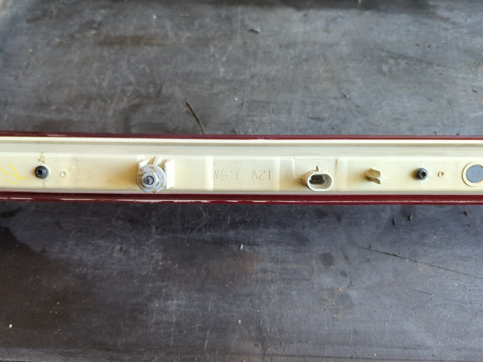 2007 - 2014 Escalade - Third 3rd High Mount Brake Light - READ NOTES - 25779085