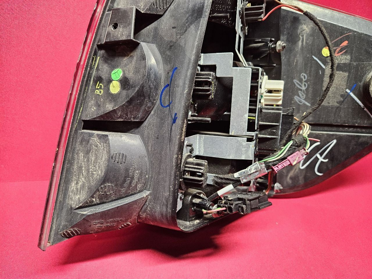 2002-2011 ML-Class SUV Base LEFT DRIVER Outer Quarter Mounted Tail Light Lamp