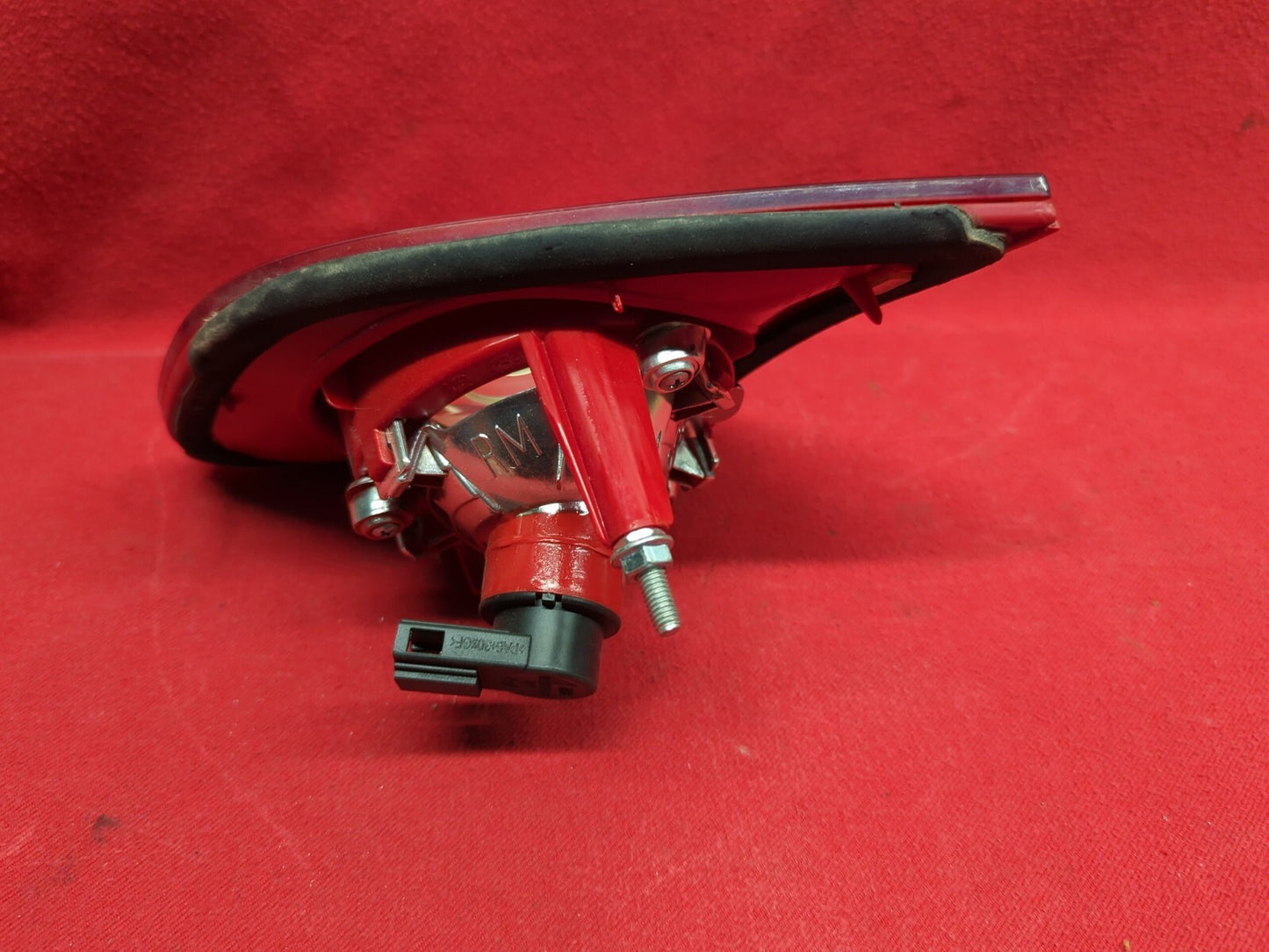2006 2007 2008 2009 2010 Volkswagen VW Passat LEFT INNER TRUNK Tail Light Lamp