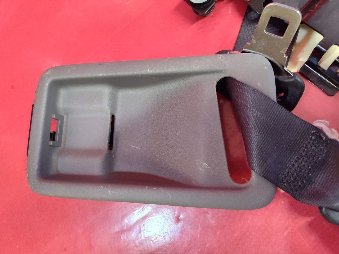 2009-2011 Honda Pilot EX EX-L 2ND SECOND Center From Roof Seat Belt Retractor