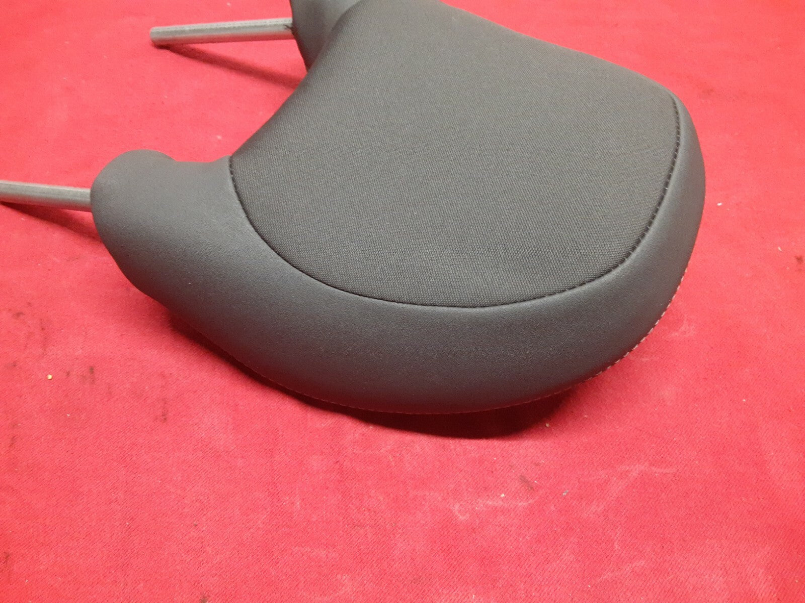 2006 2007 2008 Volvo S40 FRONT LEFT DRIVER Headrest Cloth Black Gray Stitch