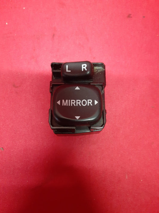 2001 - 2017 Toyota Scion Side View Wing Mirror Adjustment Switch 84872-02060