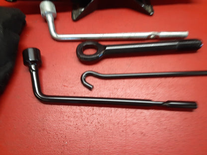 2011-2016 Kia Sportage Spare Emergency Jack W/ Tool Set 091102S100