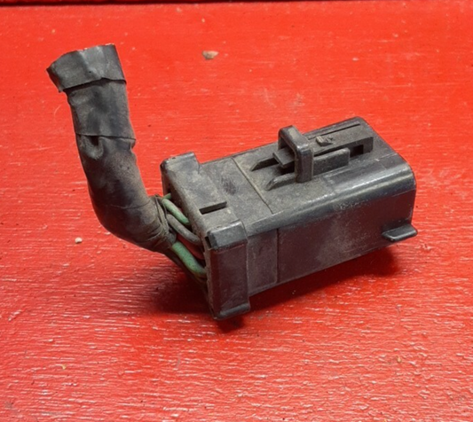 2005 Ford Focus 2.0L Engine Bay Fuse Block Junction Box PIGTAIL