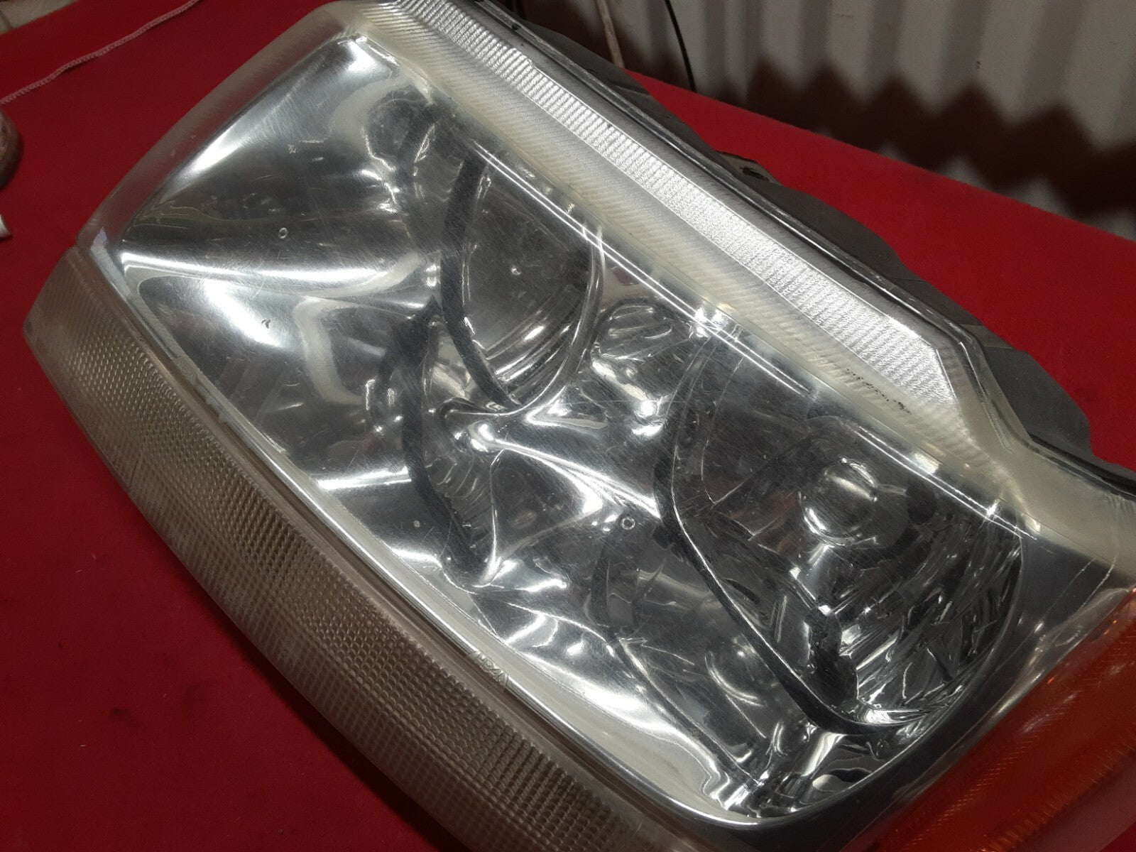 2001 - 2004 Jeep Grand Cherokee Limited Overland LEFT DRIVER Headlight Lamp