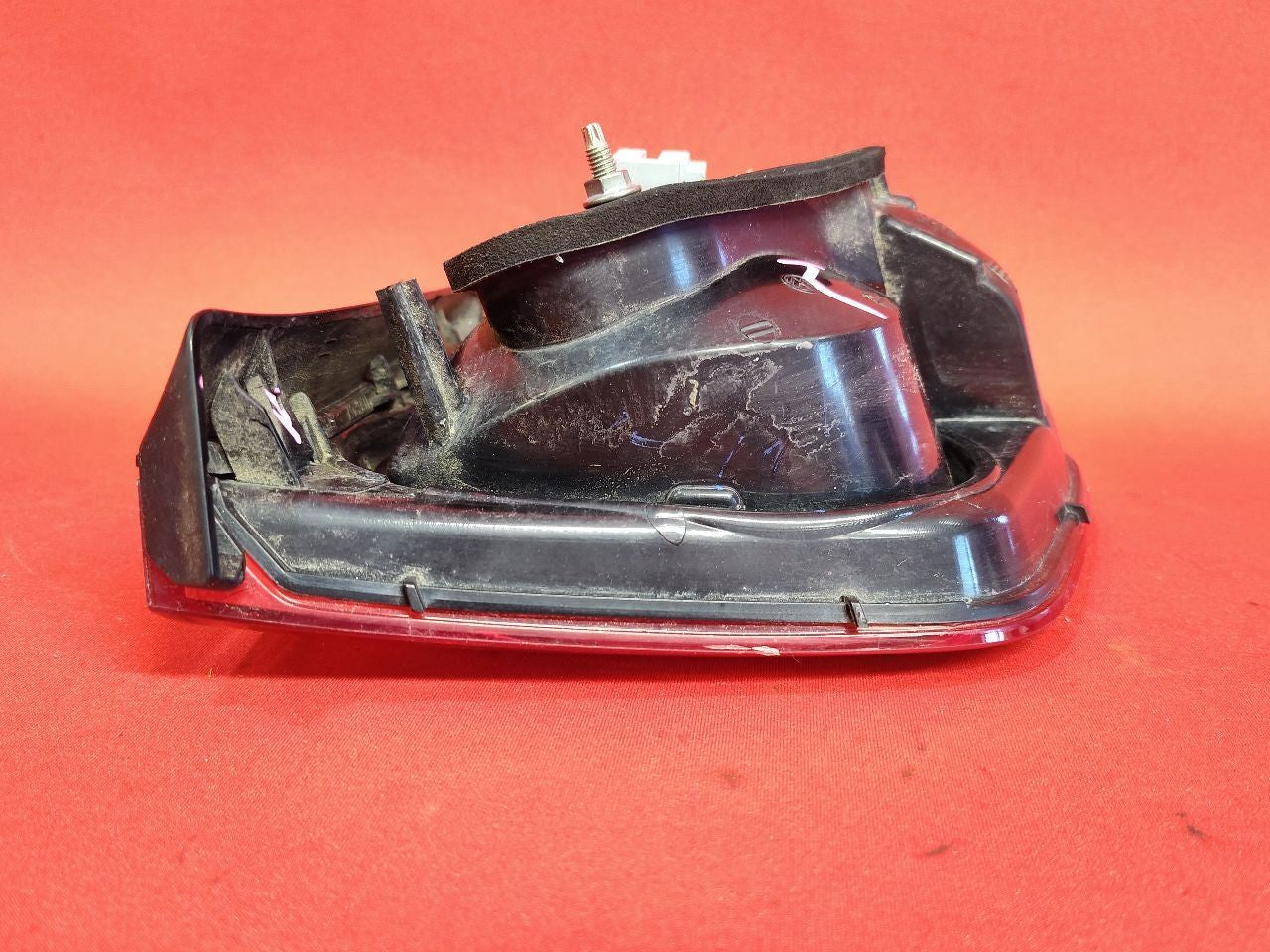 2009-2011 VW Volkswagen Tiguan LEFT DRIVER Inner Hatch Mounted Tail Light Lamp