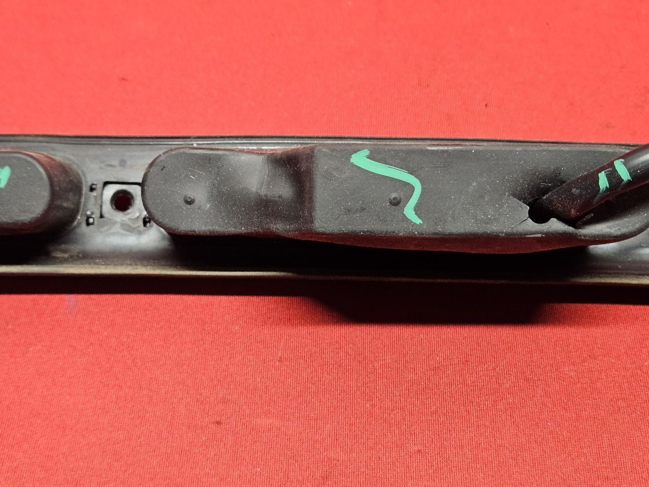 2003-2012 Range Rover HSE Rear Hatch Liftgate Tailgate License Lamp Handle Trim