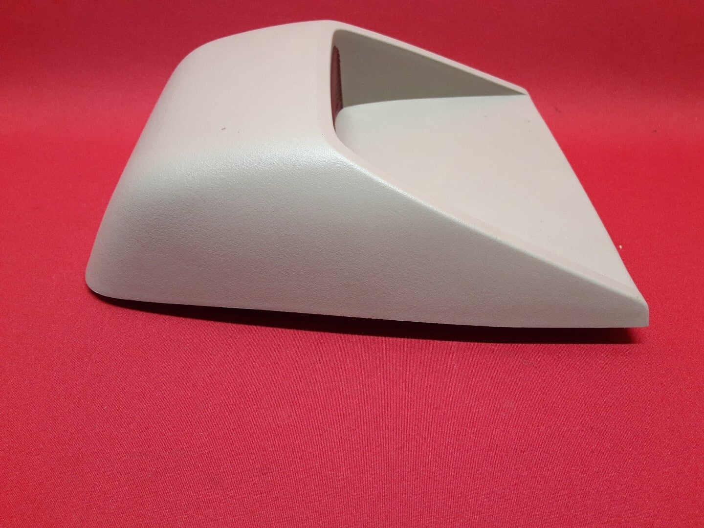 2010 - 2012 Nissan Altima Sedan High Mount Third 3rd Brake Light Beige Trim