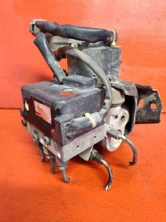 1994 1995 Toyota 4Runner 4WD Auto Trans Anti-Lock Brake ABS Pump Modulator