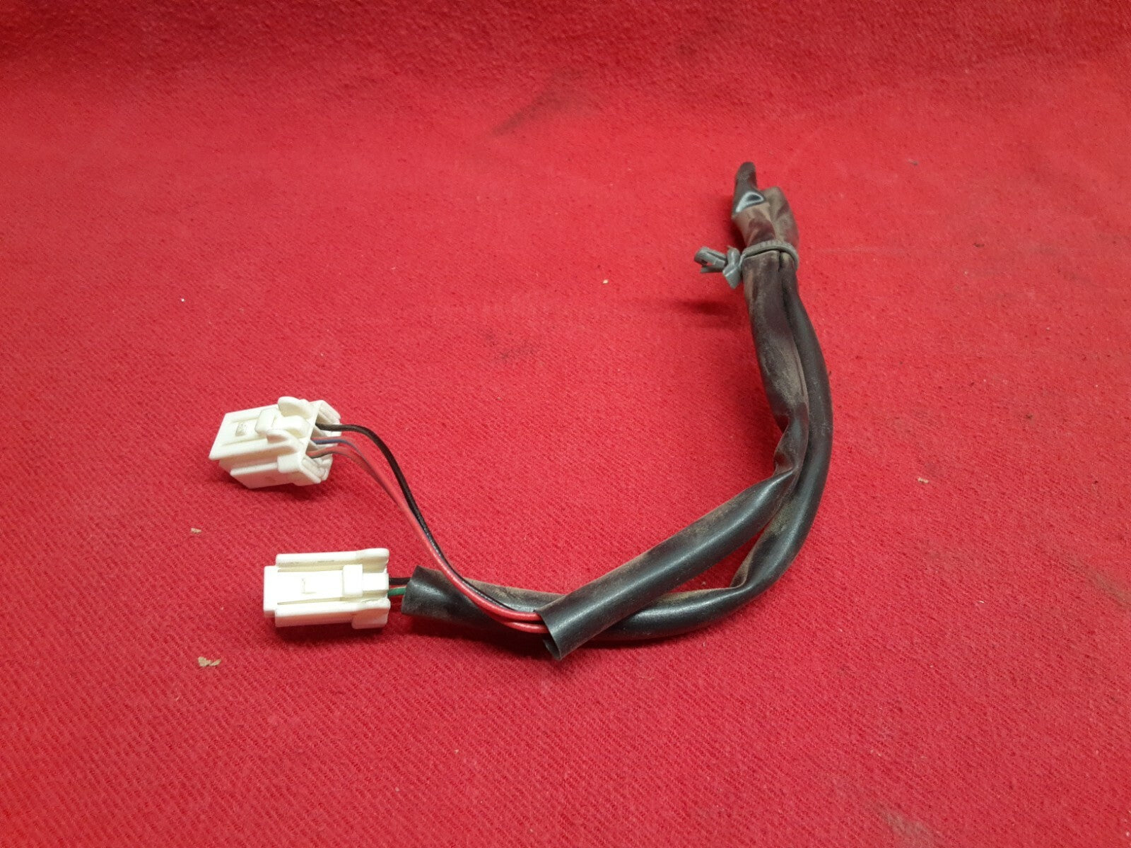 2002 2003 2004 Infiniti I35 RIGHT PASSENGER INNER TRUNK Tail Light PIGTAIL WIRES