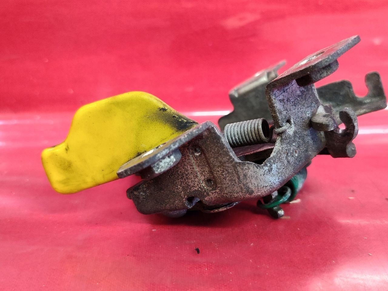 2012-2019 Fiat 500 Front Hood Release Latch Lock Actuator 68070282AB