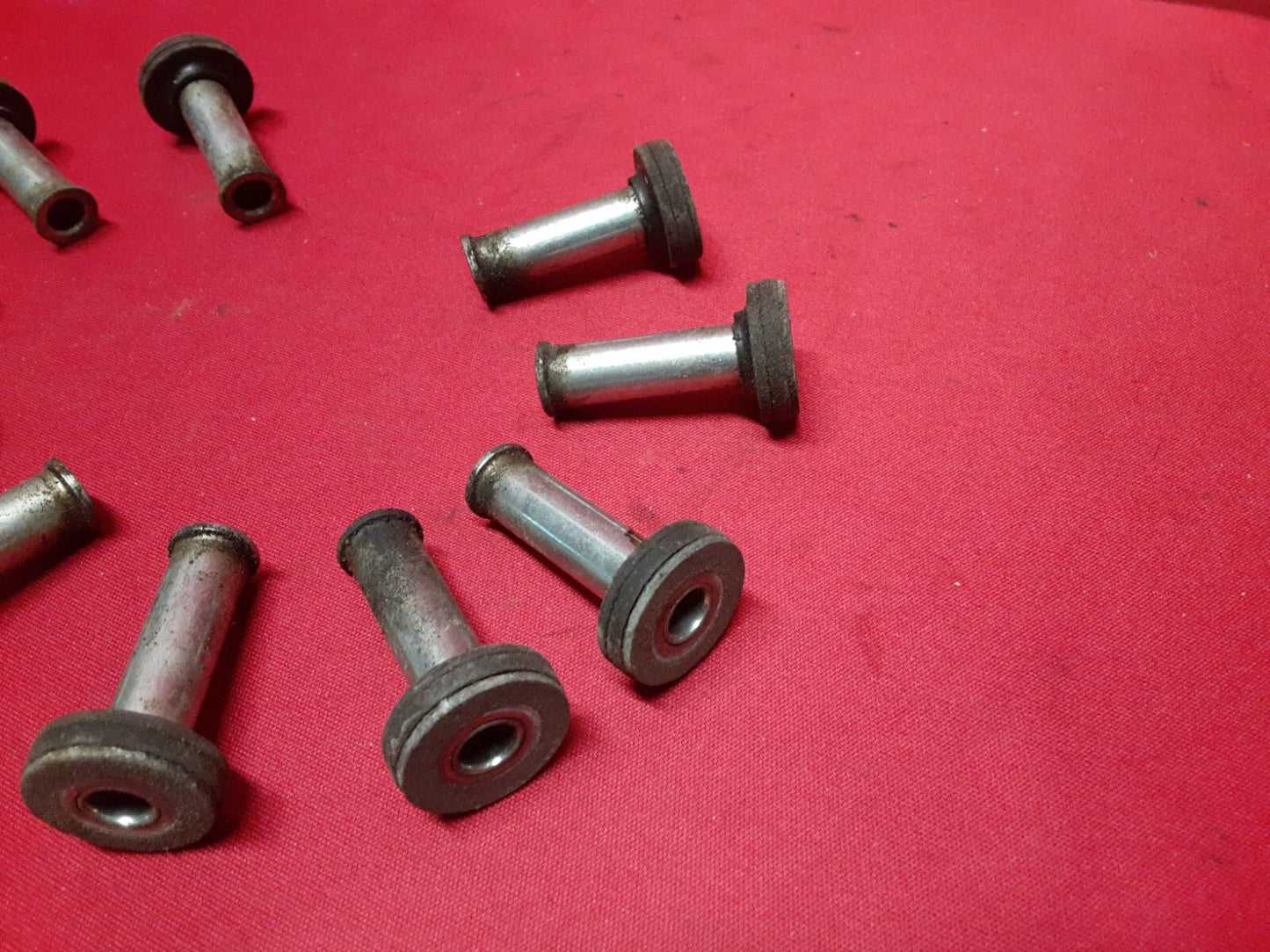 2003 - 2005 Land Range Rover HSE 4.4L V8 Intake Manifold Plenum BOLT SLEEVES