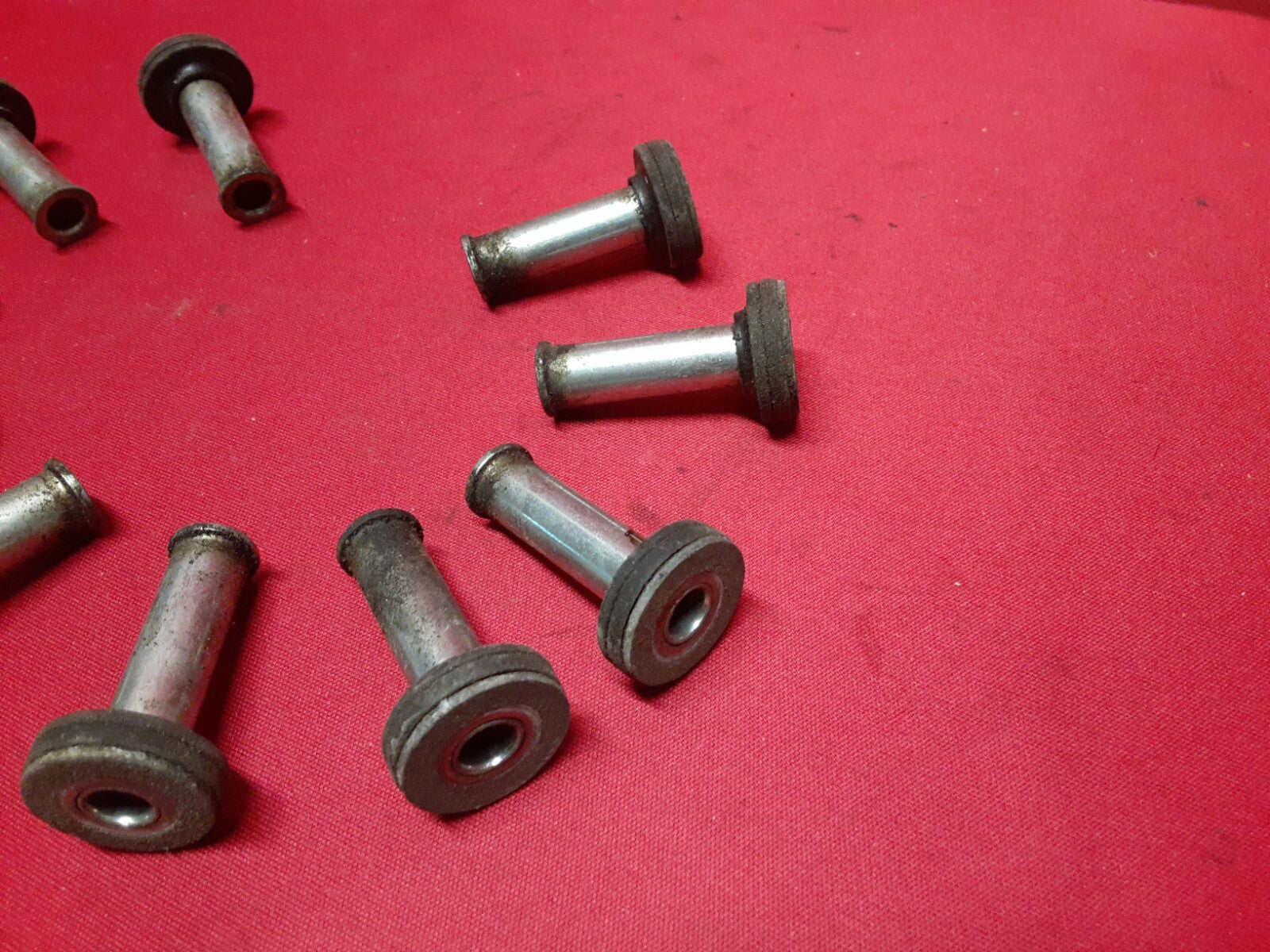 2003 - 2005 Land Range Rover HSE 4.4L V8 Intake Manifold Plenum BOLT SLEEVES