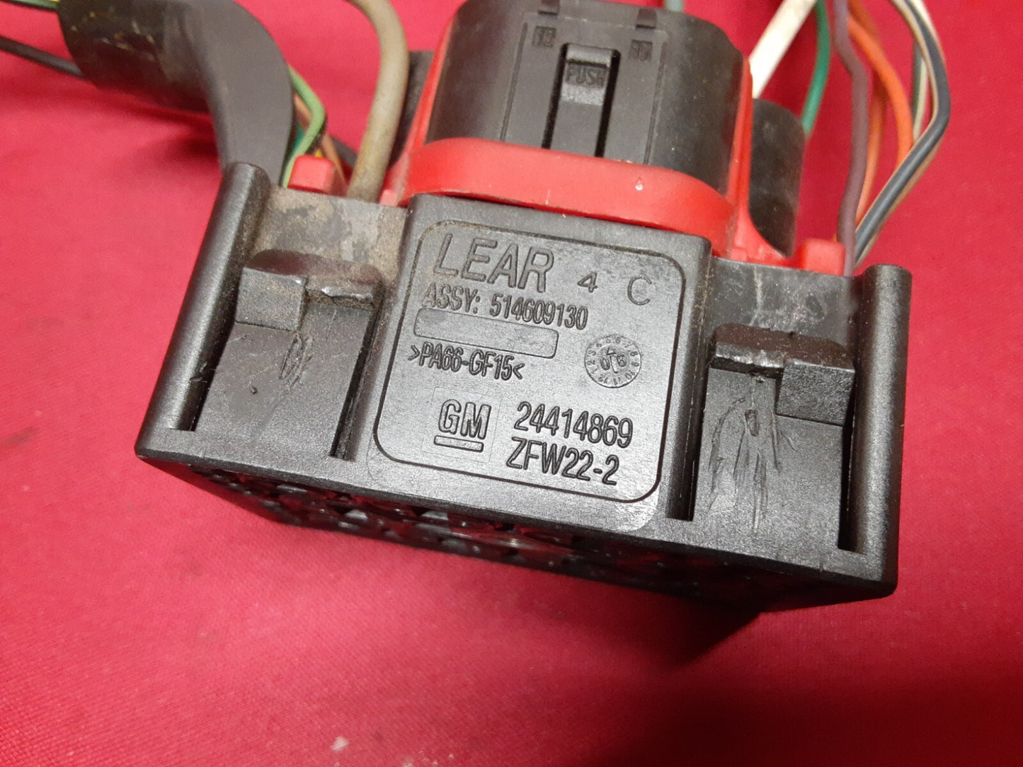 2006 2007 Buick Lucerne & DTS 4.6 V8 Engine Junction Box 15883251 PIGTAIL WIRES
