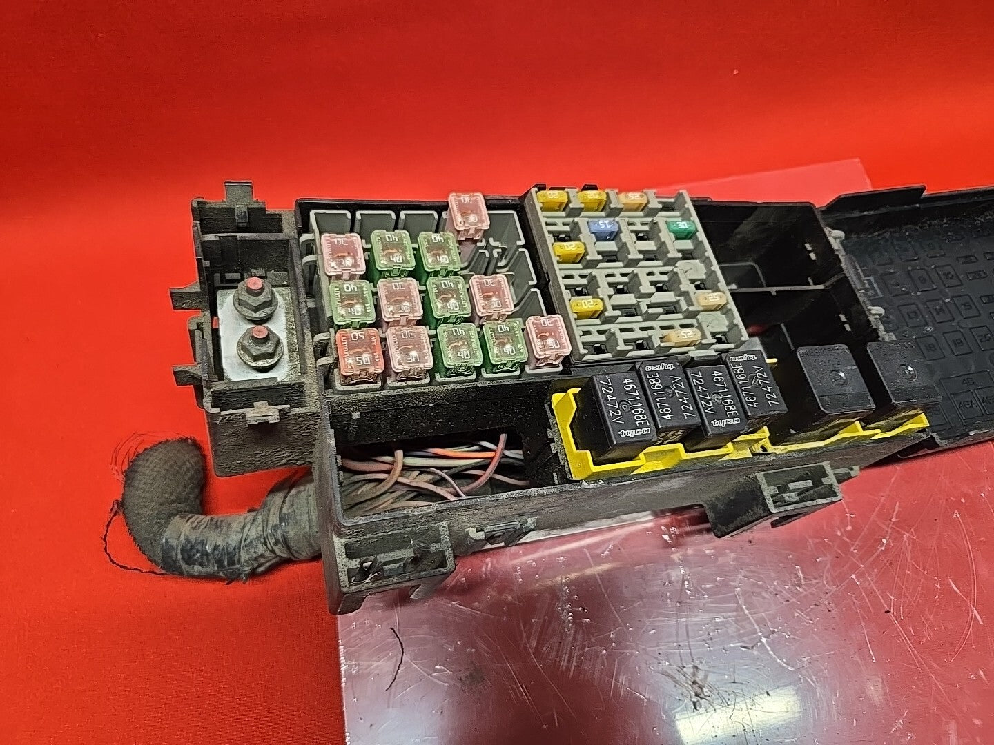 2008 Jeep Commander Grand Cherokee 3.7L V6 Engine Fuse Box Junction Block