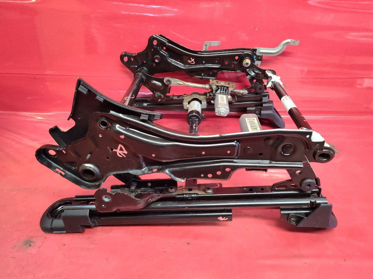 2011-2026 Durango 11-22 Grand Cherokee FRONT LEFT DRIVER Power Adjust Seat Track