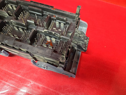 08-10 GM Chevrolet Tahoe Engine Harness Junction Fuse Relay Box [ Hybrid Model ]