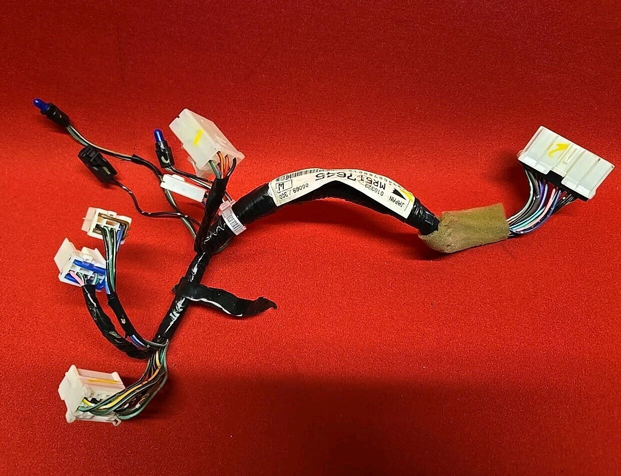 2001 - 2006 Mitsubishi Montero UPPER Console Ash Tray Heat Switch WIRING HARNESS