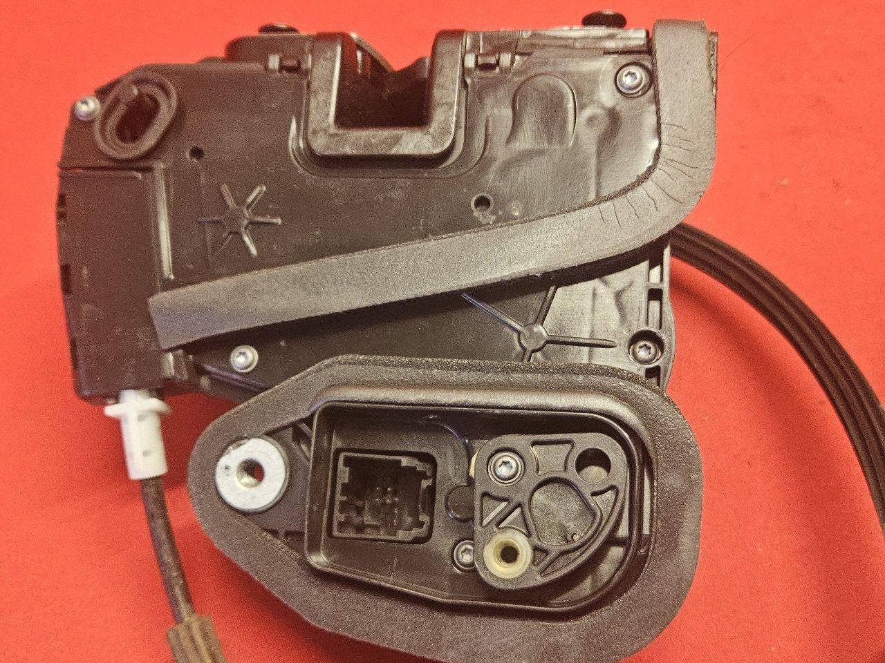 2016-2025 Chevy GMC Buick Cadillac REAR LEFT DRIVER Door Latch / Handle Base Set