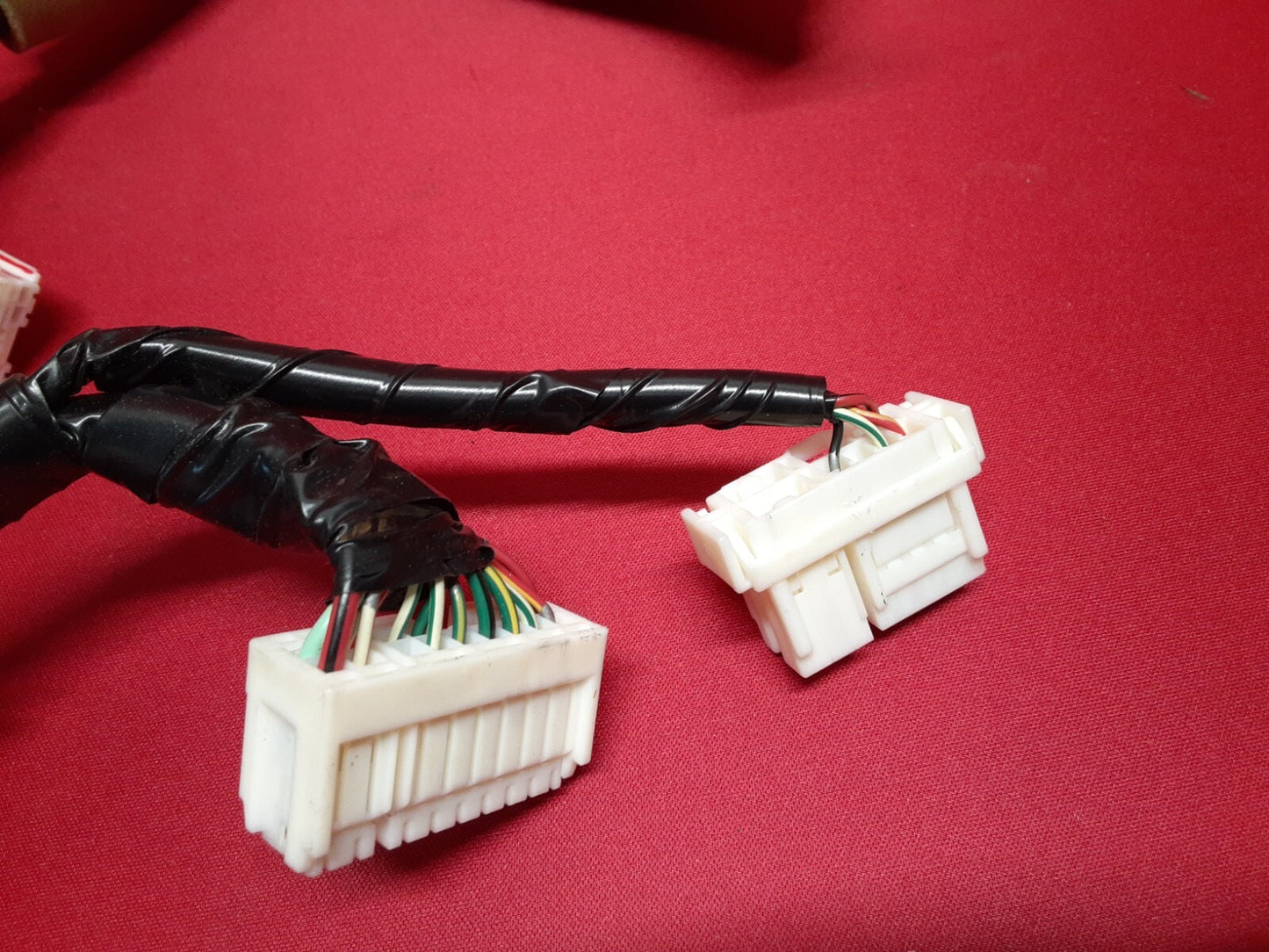 2005 - 2008 Nissan Pathfinder Xterra Frontier Cabin Fuse Box Junction   PIGTAILS