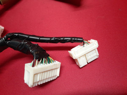 2005 - 2008 Nissan Pathfinder Xterra Frontier Cabin Fuse Box Junction   PIGTAILS